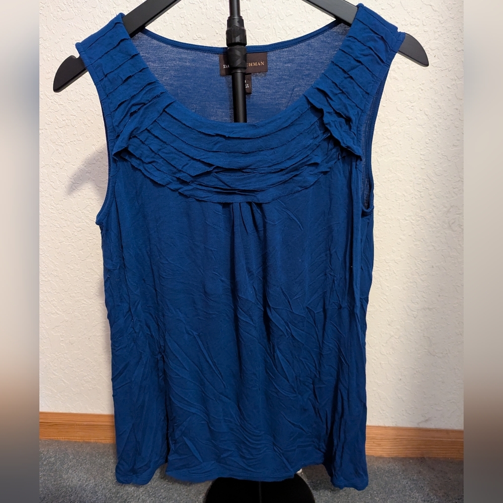 Ladies Dana Buchman Sleeveless Top Size Medium